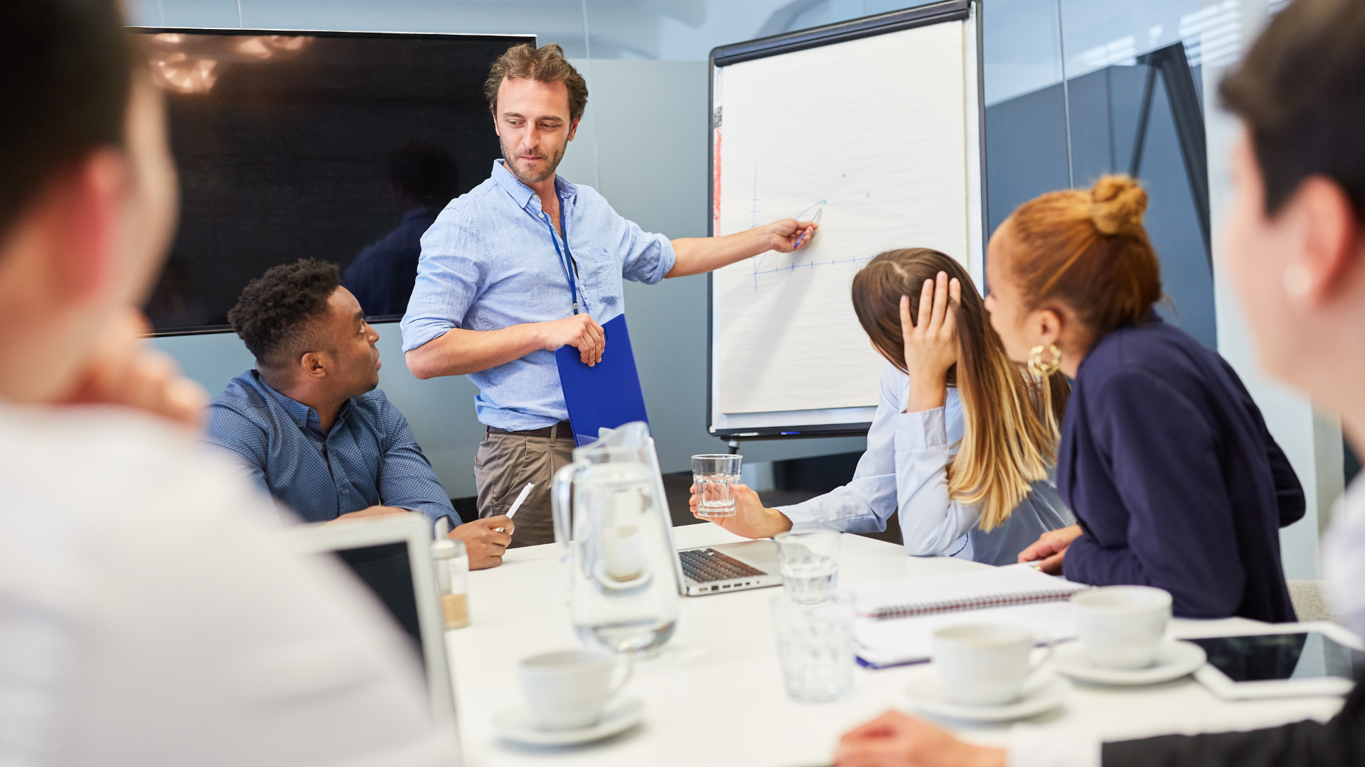 des personnes en train de créer une Employee Value Proposition